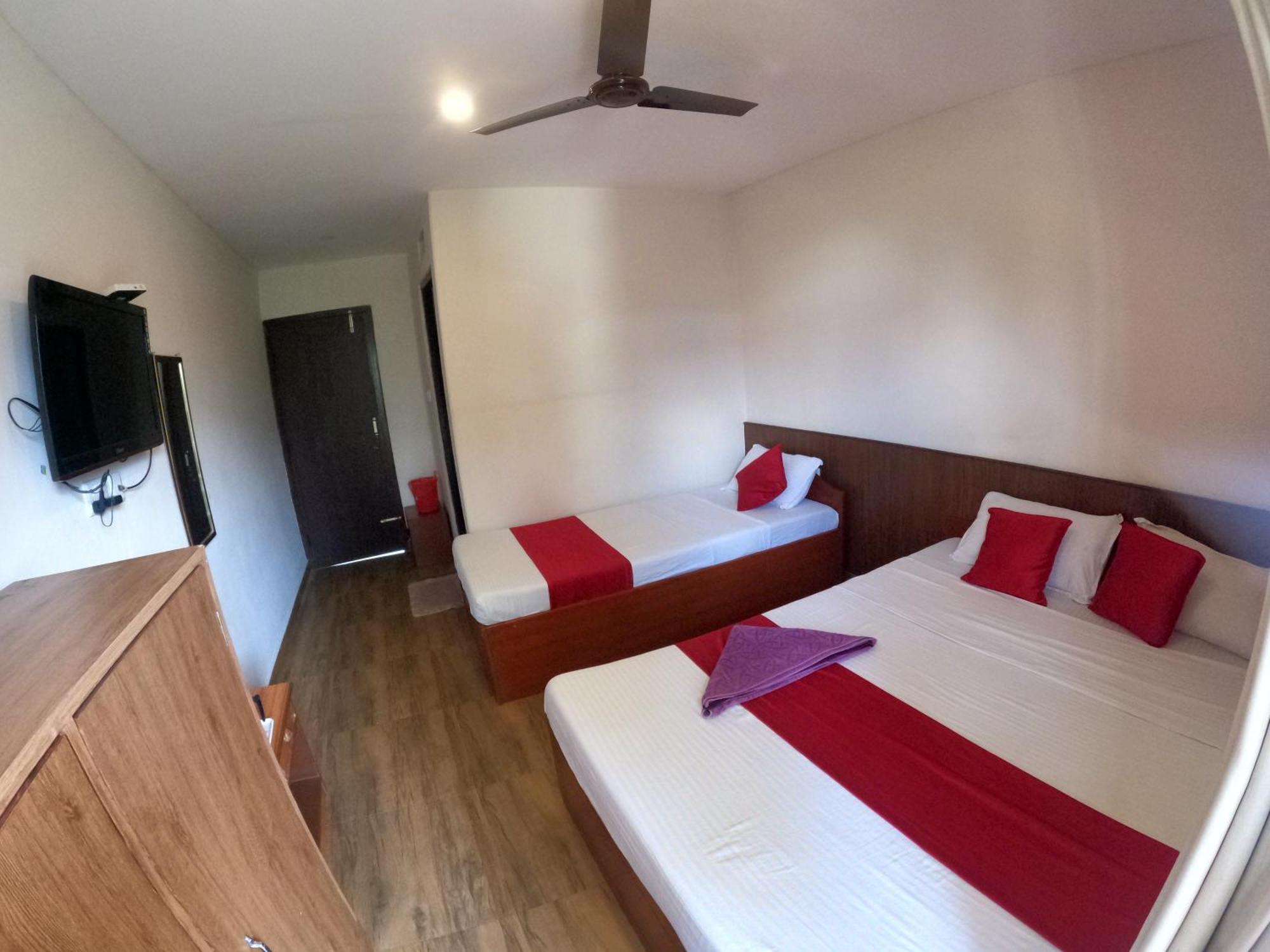 Hotel Dolly Pokhara Eksteriør billede