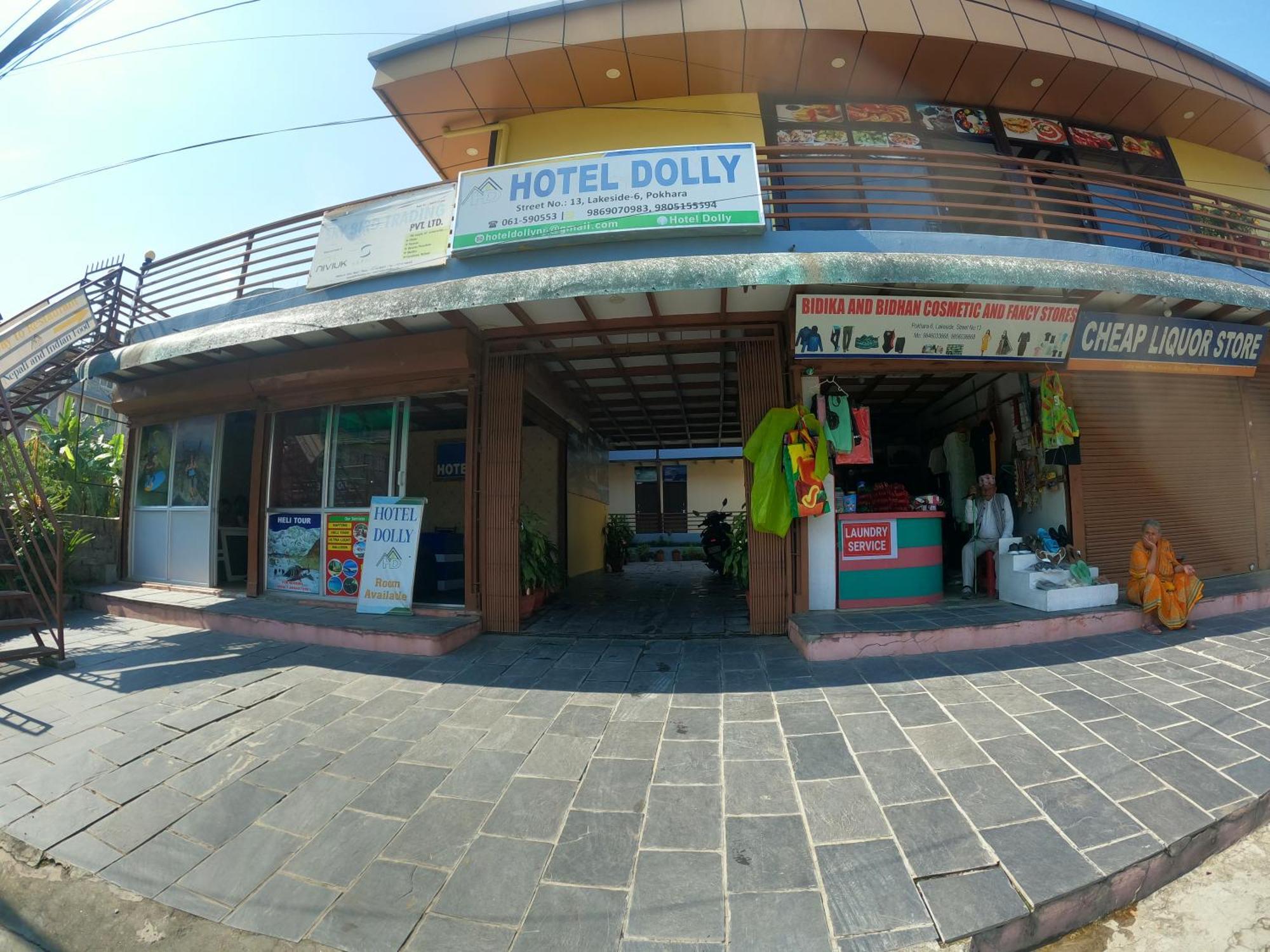 Hotel Dolly Pokhara Eksteriør billede