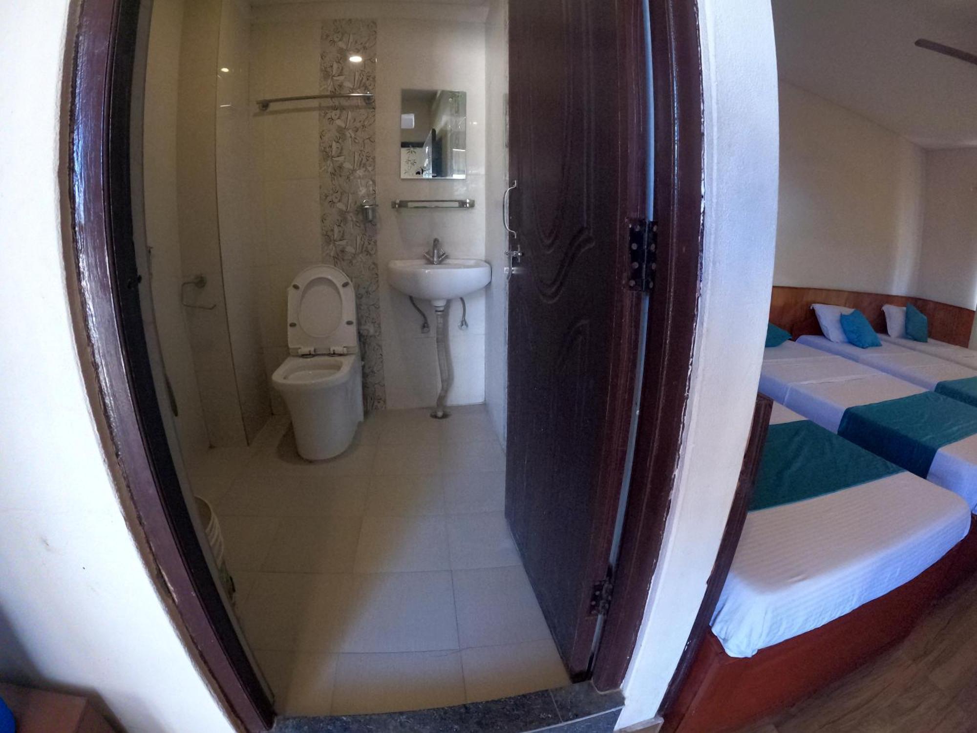 Hotel Dolly Pokhara Eksteriør billede
